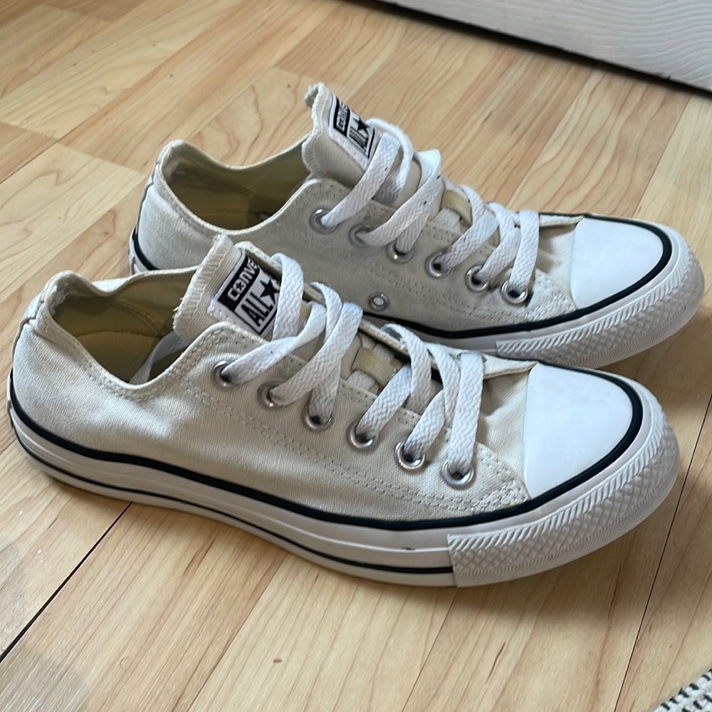 Cream low top Converse